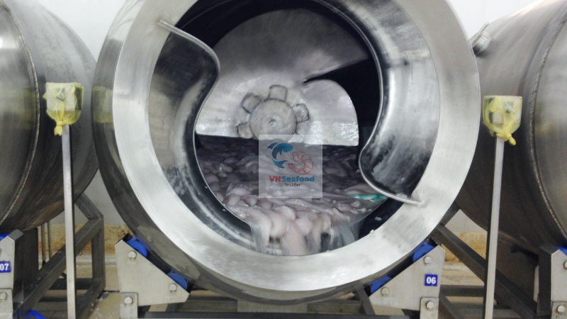 tumbler machine for seafood treatment